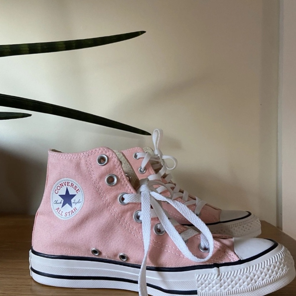 Converse Light Pink High-Top Sneakers - Women’s Size 6 - Picture 6 of 15